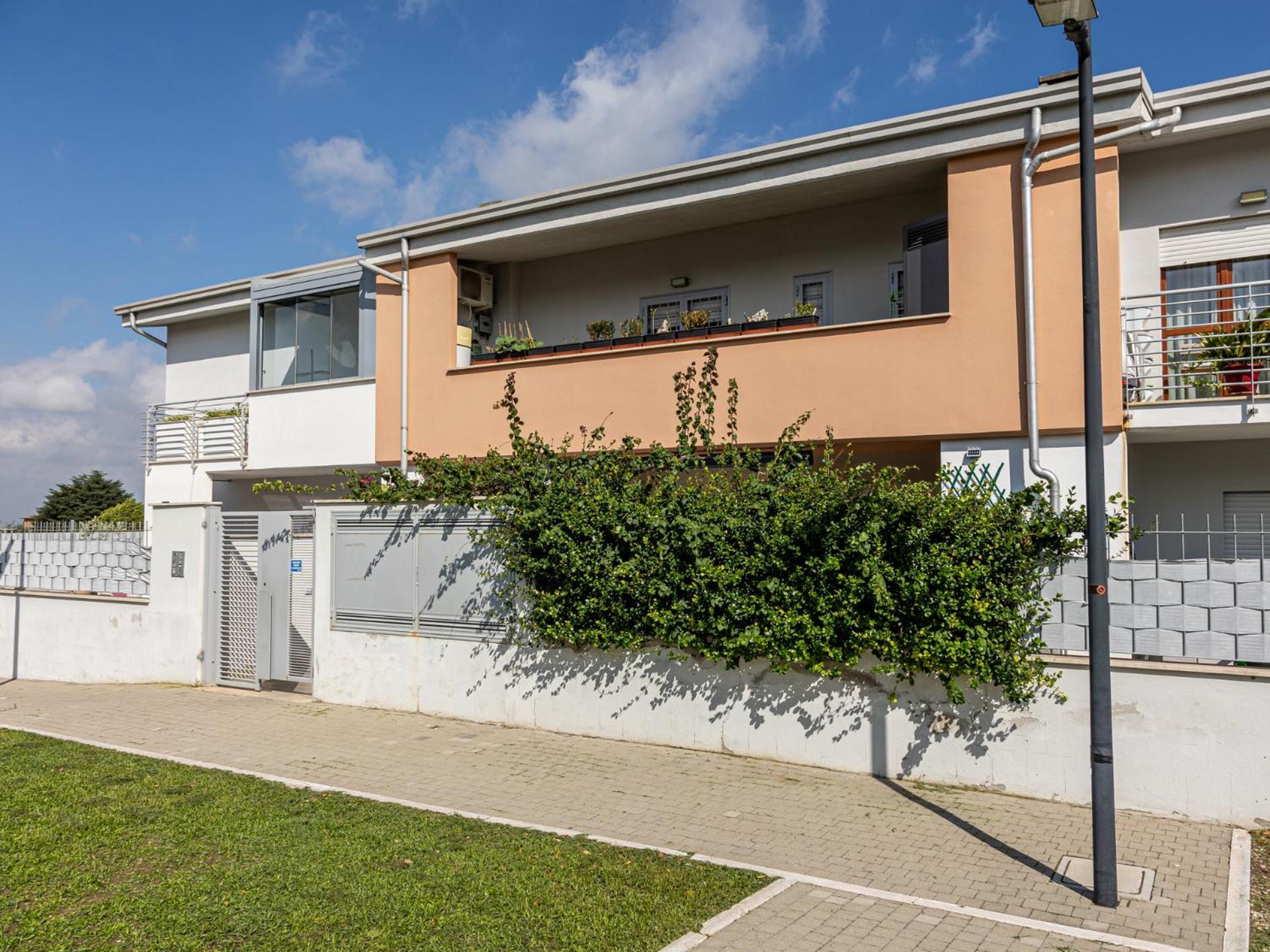 Mrb Real Estate - Maison Ludovica - Monolocale Moderno Con Giardino フラットッキエ エクステリア 写真