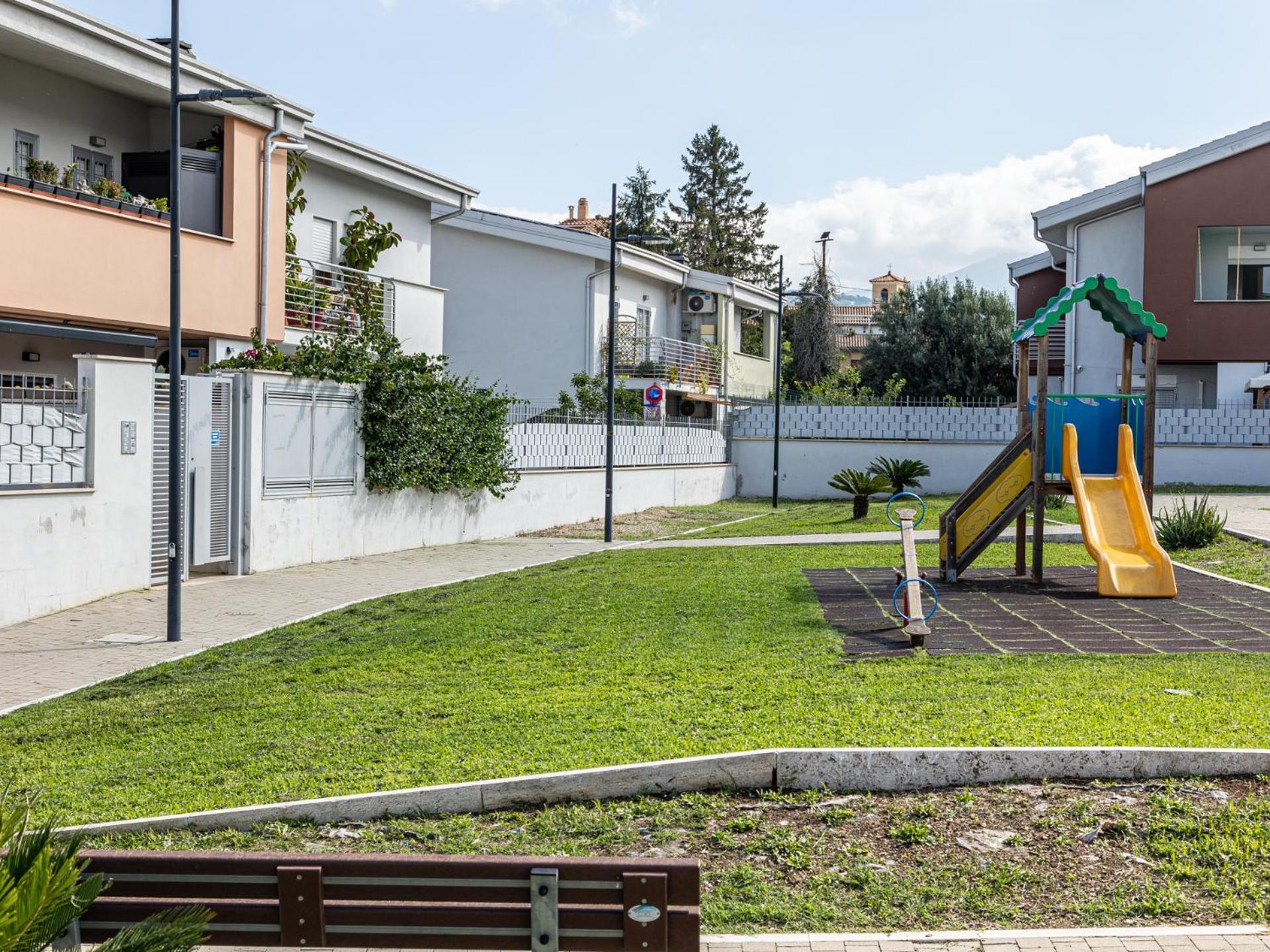 Mrb Real Estate - Maison Ludovica - Monolocale Moderno Con Giardino フラットッキエ エクステリア 写真