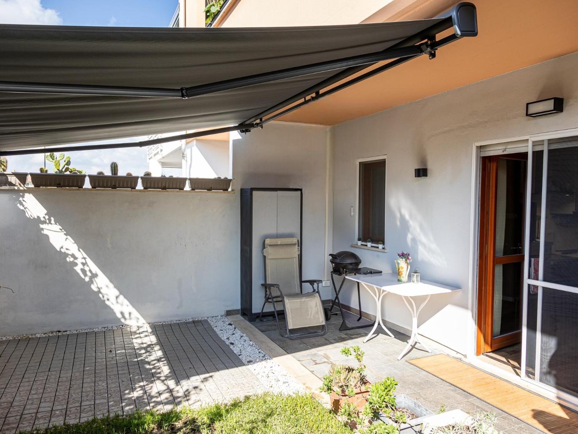 Mrb Real Estate - Maison Ludovica - Monolocale Moderno Con Giardino フラットッキエ エクステリア 写真