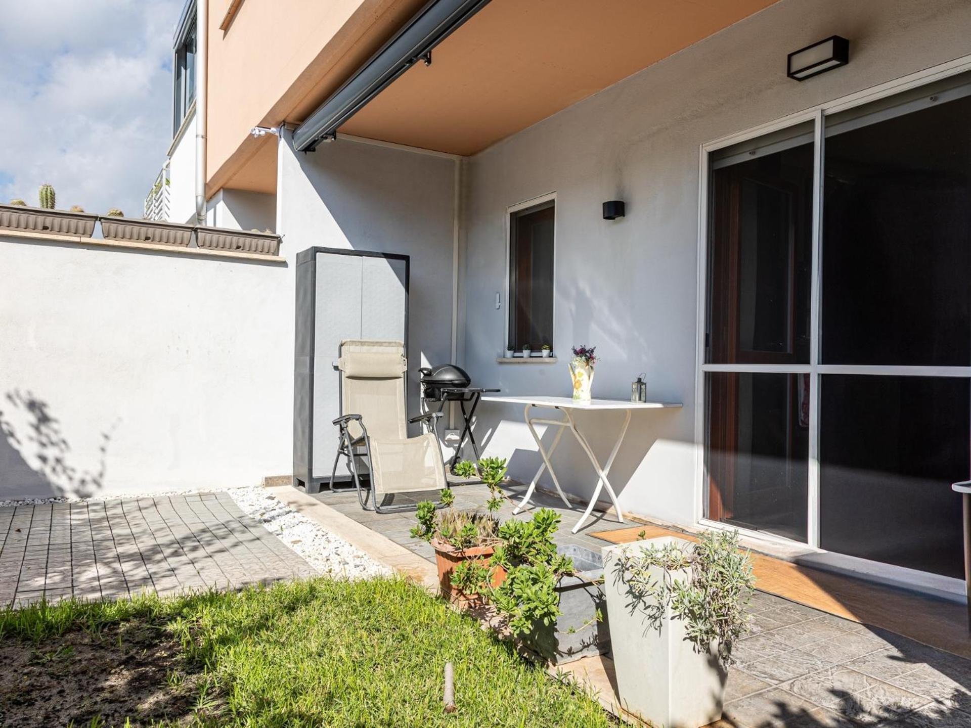 Mrb Real Estate - Maison Ludovica - Monolocale Moderno Con Giardino フラットッキエ エクステリア 写真